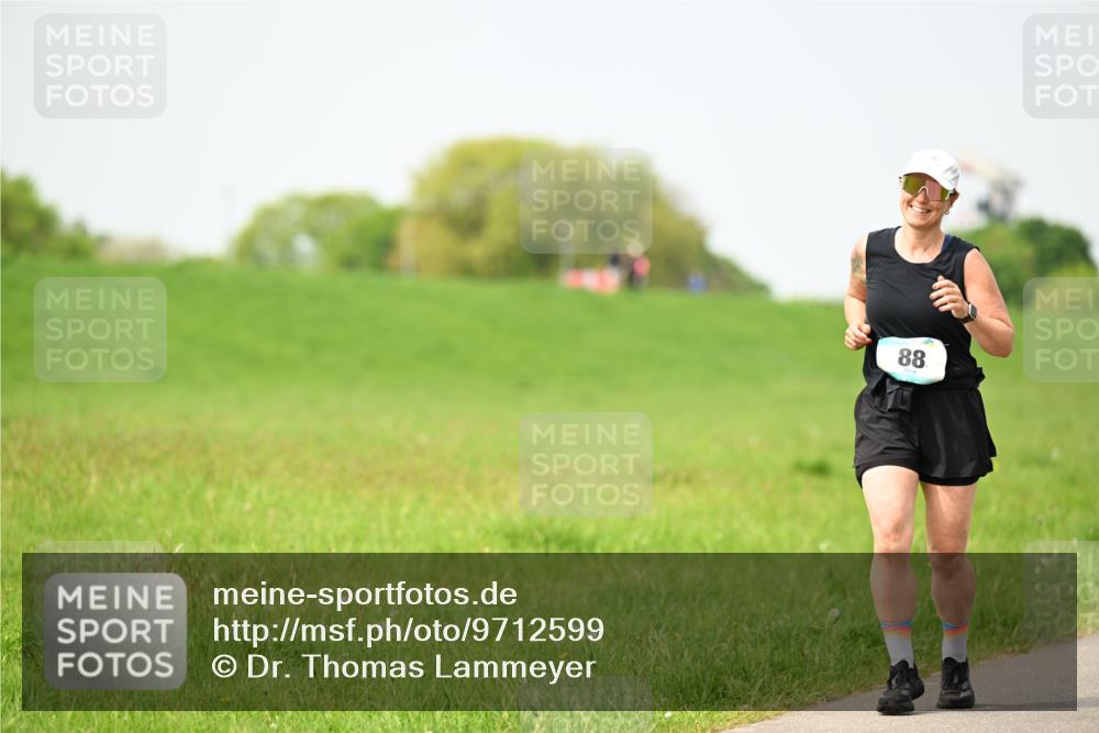 10.05.2026 - 8. Wedeler Halbmarathon Dr. Thomas Lammeyer http://msf.ph/oto/9712599 10.05.2026 12:09:11 Laufen  meine-sportfotos.de