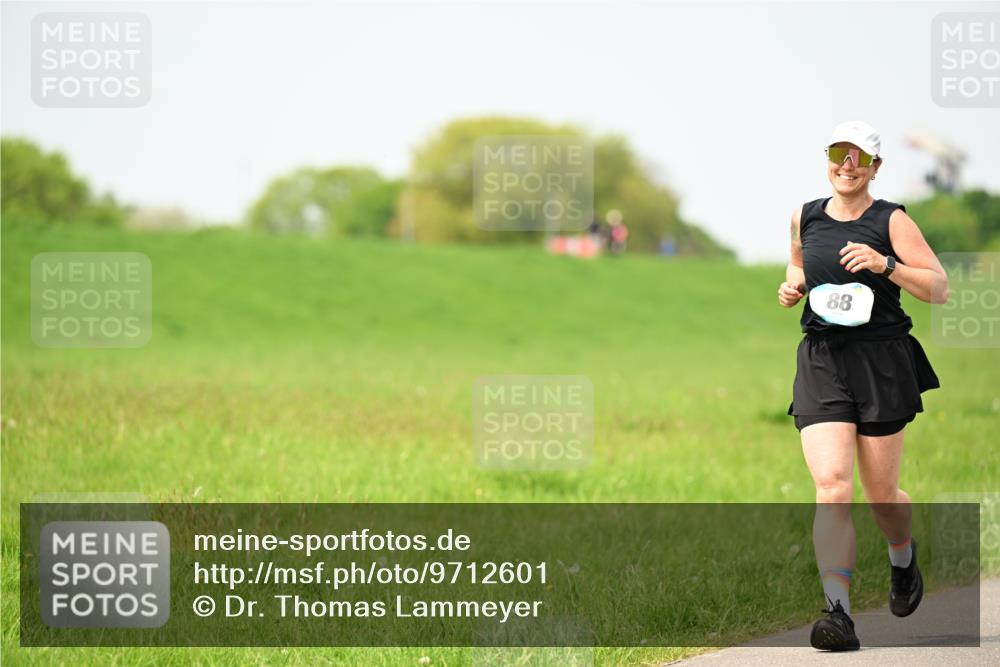 10.05.2026 - 8. Wedeler Halbmarathon Dr. Thomas Lammeyer http://msf.ph/oto/9712601 10.05.2026 12:09:11 Laufen  meine-sportfotos.de