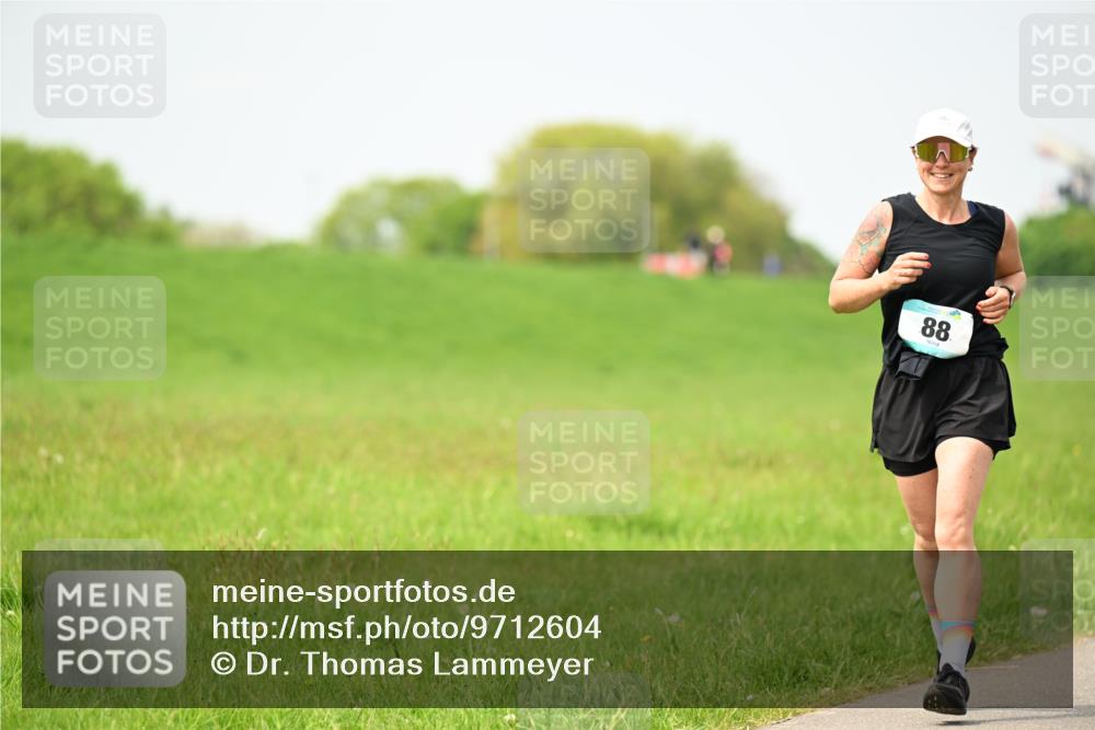 10.05.2026 - 8. Wedeler Halbmarathon Dr. Thomas Lammeyer http://msf.ph/oto/9712604 10.05.2026 12:09:12 Laufen  meine-sportfotos.de