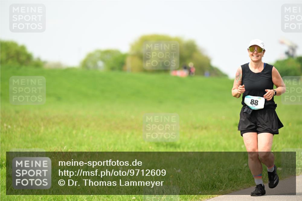 10.05.2026 - 8. Wedeler Halbmarathon Dr. Thomas Lammeyer http://msf.ph/oto/9712609 10.05.2026 12:09:11 Laufen  meine-sportfotos.de