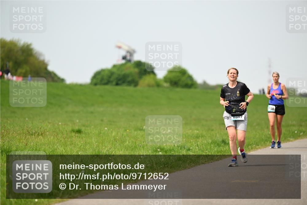 10.05.2026 - 8. Wedeler Halbmarathon Dr. Thomas Lammeyer http://msf.ph/oto/9712652 10.05.2026 12:09:19 Laufen 1057, 2188 meine-sportfotos.de