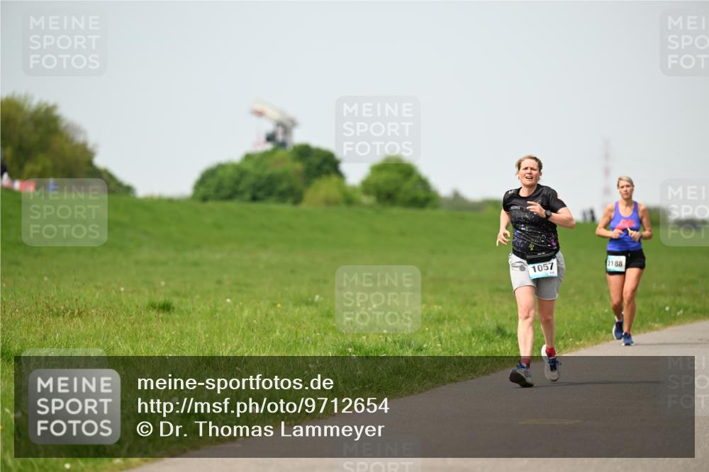 10.05.2026 - 8. Wedeler Halbmarathon Dr. Thomas Lammeyer http://msf.ph/oto/9712654 10.05.2026 12:09:19 Laufen 1057, 2188 meine-sportfotos.de