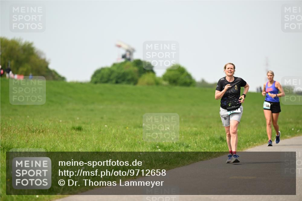 10.05.2026 - 8. Wedeler Halbmarathon Dr. Thomas Lammeyer http://msf.ph/oto/9712658 10.05.2026 12:09:19 Laufen 2188 meine-sportfotos.de