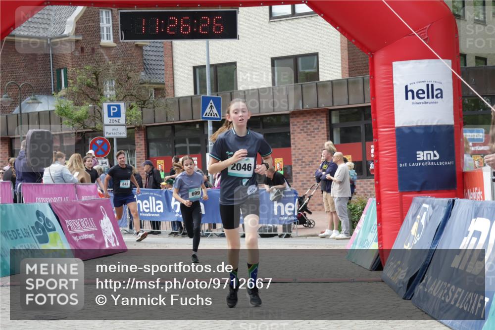 10.05.2026 - 8. Wedeler Halbmarathon Yannick Fuchs http://msf.ph/oto/9712667 10.05.2026 11:26:24 Ziel 572, 699, 841, 842, 940, 2046, 2182 meine-sportfotos.de