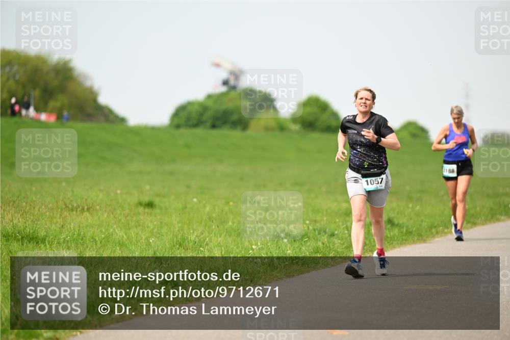10.05.2026 - 8. Wedeler Halbmarathon Dr. Thomas Lammeyer http://msf.ph/oto/9712671 10.05.2026 12:09:20 Laufen 1057, 2188 meine-sportfotos.de