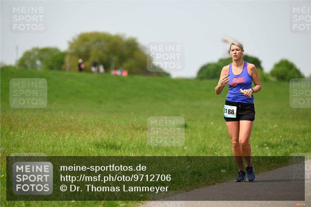 10.05.2026 - 8. Wedeler Halbmarathon Dr. Thomas Lammeyer http://msf.ph/oto/9712706 10.05.2026 12:09:26 Laufen 2188 meine-sportfotos.de