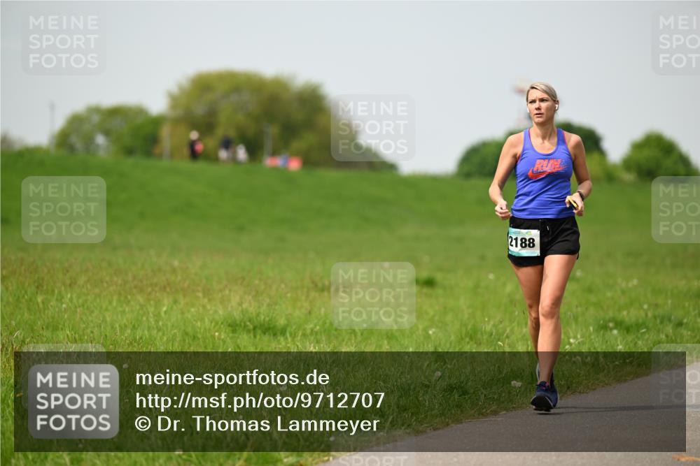 10.05.2026 - 8. Wedeler Halbmarathon Dr. Thomas Lammeyer http://msf.ph/oto/9712707 10.05.2026 12:09:26 Laufen 2188 meine-sportfotos.de