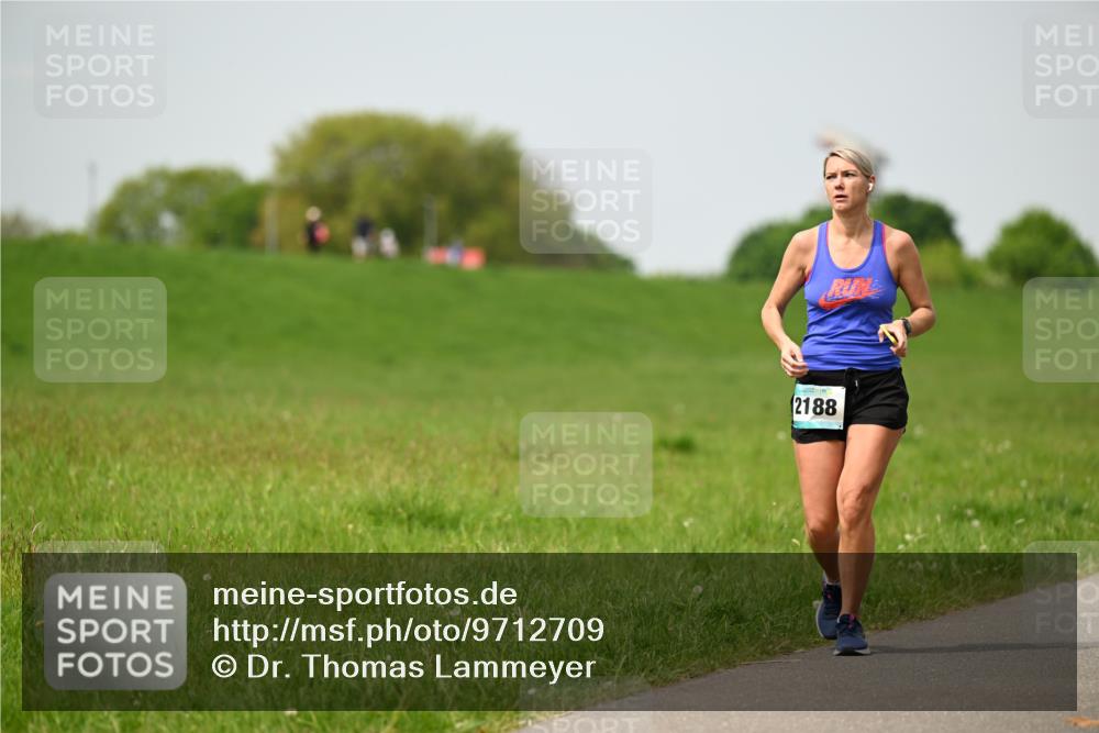 10.05.2026 - 8. Wedeler Halbmarathon Dr. Thomas Lammeyer http://msf.ph/oto/9712709 10.05.2026 12:09:26 Laufen 2188 meine-sportfotos.de