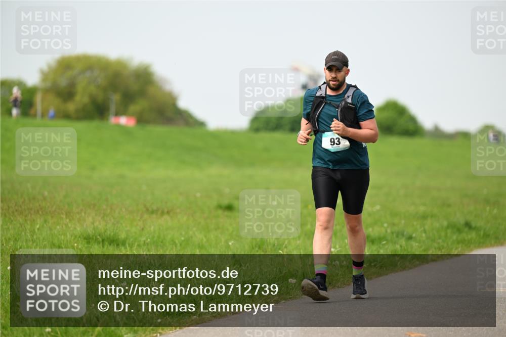 10.05.2026 - 8. Wedeler Halbmarathon Dr. Thomas Lammeyer http://msf.ph/oto/9712739 10.05.2026 12:09:46 Laufen  meine-sportfotos.de