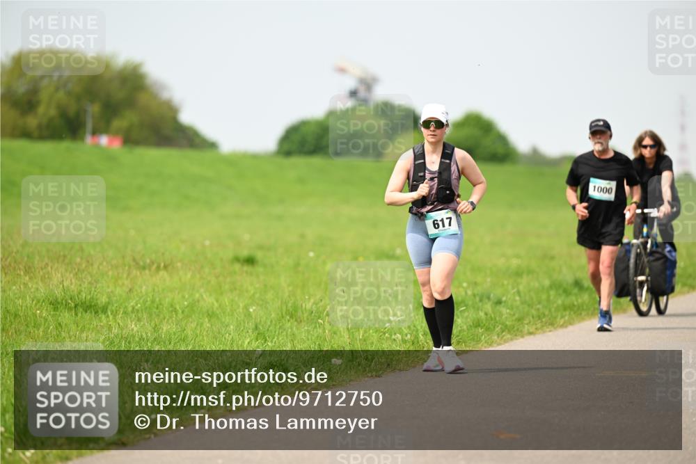 10.05.2026 - 8. Wedeler Halbmarathon Dr. Thomas Lammeyer http://msf.ph/oto/9712750 10.05.2026 12:10:01 Laufen 617, 1000 meine-sportfotos.de