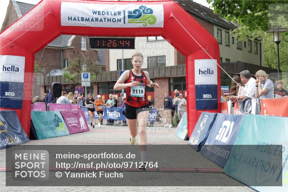 10.05.2026 - 8. Wedeler Halbmarathon Yannick Fuchs http://msf.ph/oto/9712764 10.05.2026 11:26:43 Ziel 167, 438, 989, 2119 meine-sportfotos.de