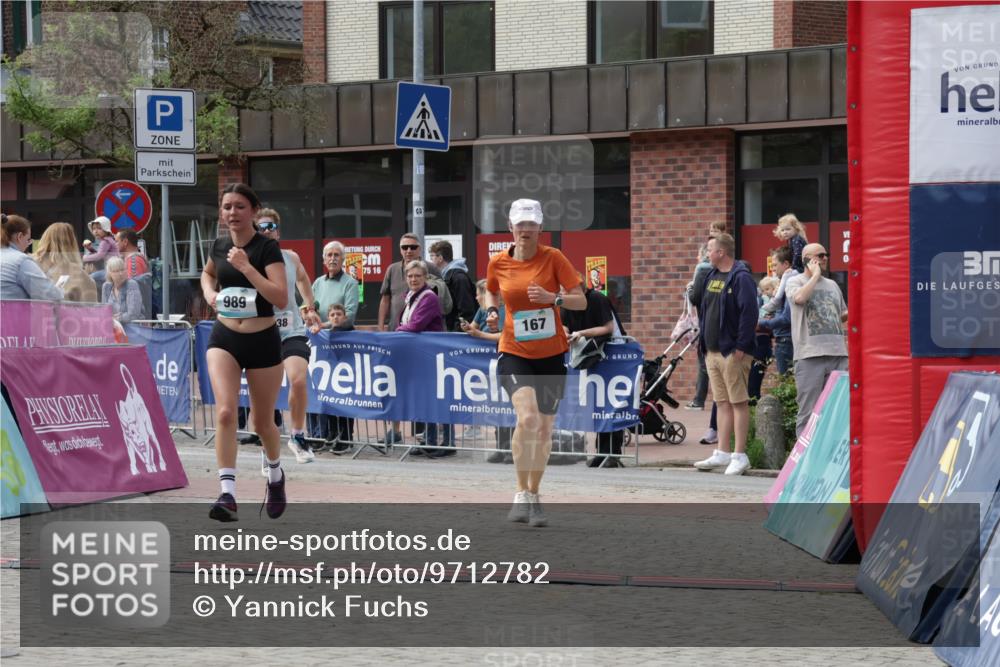 10.05.2026 - 8. Wedeler Halbmarathon Yannick Fuchs http://msf.ph/oto/9712782 10.05.2026 11:26:45 Ziel 167, 438, 989, 2119 meine-sportfotos.de