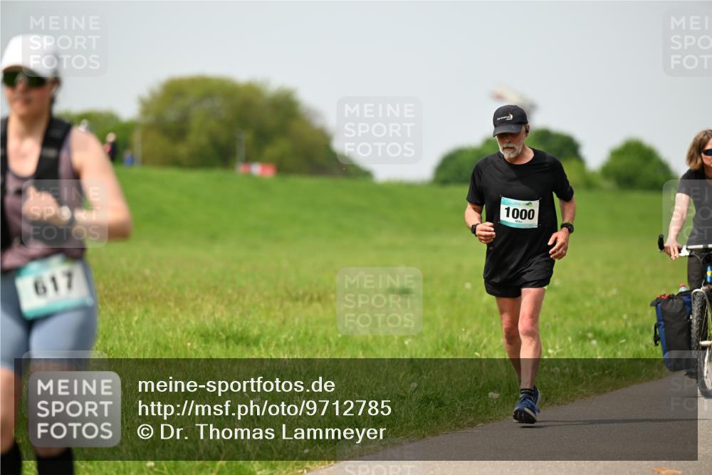 10.05.2026 - 8. Wedeler Halbmarathon Dr. Thomas Lammeyer http://msf.ph/oto/9712785 10.05.2026 12:10:06 Laufen 617, 1000 meine-sportfotos.de
