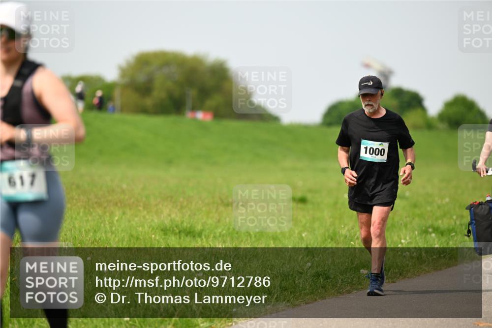 10.05.2026 - 8. Wedeler Halbmarathon Dr. Thomas Lammeyer http://msf.ph/oto/9712786 10.05.2026 12:10:06 Laufen 617, 1000 meine-sportfotos.de