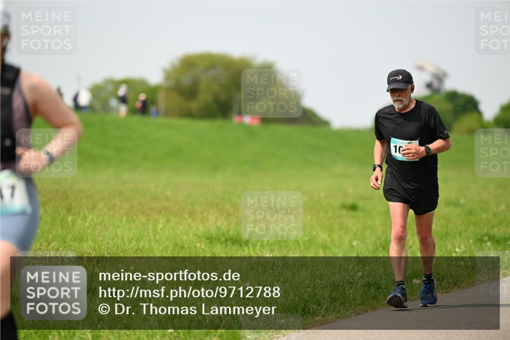 10.05.2026 - 8. Wedeler Halbmarathon Dr. Thomas Lammeyer http://msf.ph/oto/9712788 10.05.2026 12:10:06 Laufen  meine-sportfotos.de