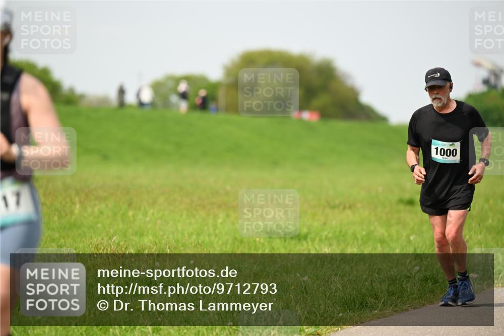 10.05.2026 - 8. Wedeler Halbmarathon Dr. Thomas Lammeyer http://msf.ph/oto/9712793 10.05.2026 12:10:06 Laufen 1000 meine-sportfotos.de