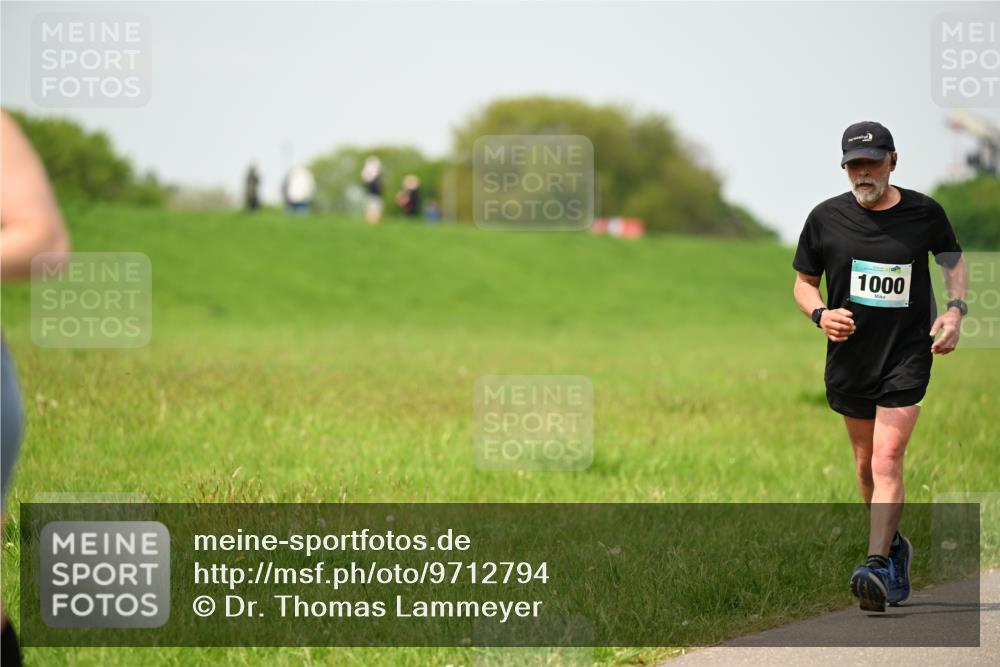 10.05.2026 - 8. Wedeler Halbmarathon Dr. Thomas Lammeyer http://msf.ph/oto/9712794 10.05.2026 12:10:07 Laufen 1000 meine-sportfotos.de