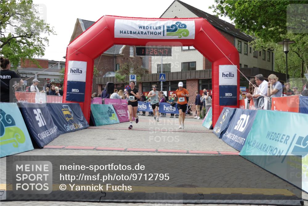 10.05.2026 - 8. Wedeler Halbmarathon Yannick Fuchs http://msf.ph/oto/9712795 10.05.2026 11:26:46 Ziel 167, 438, 989, 2119 meine-sportfotos.de