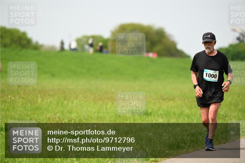 10.05.2026 - 8. Wedeler Halbmarathon Dr. Thomas Lammeyer http://msf.ph/oto/9712796 10.05.2026 12:10:07 Laufen 1000 meine-sportfotos.de