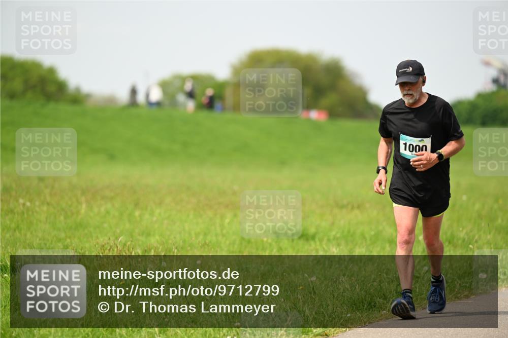 10.05.2026 - 8. Wedeler Halbmarathon Dr. Thomas Lammeyer http://msf.ph/oto/9712799 10.05.2026 12:10:07 Laufen 1000 meine-sportfotos.de