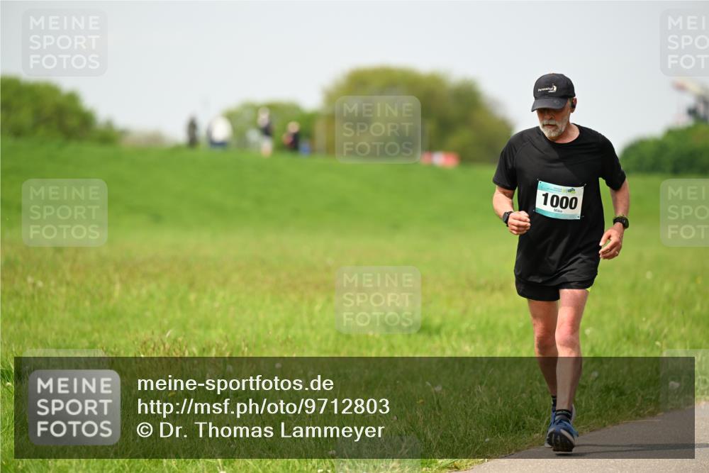 10.05.2026 - 8. Wedeler Halbmarathon Dr. Thomas Lammeyer http://msf.ph/oto/9712803 10.05.2026 12:10:07 Laufen 1000 meine-sportfotos.de