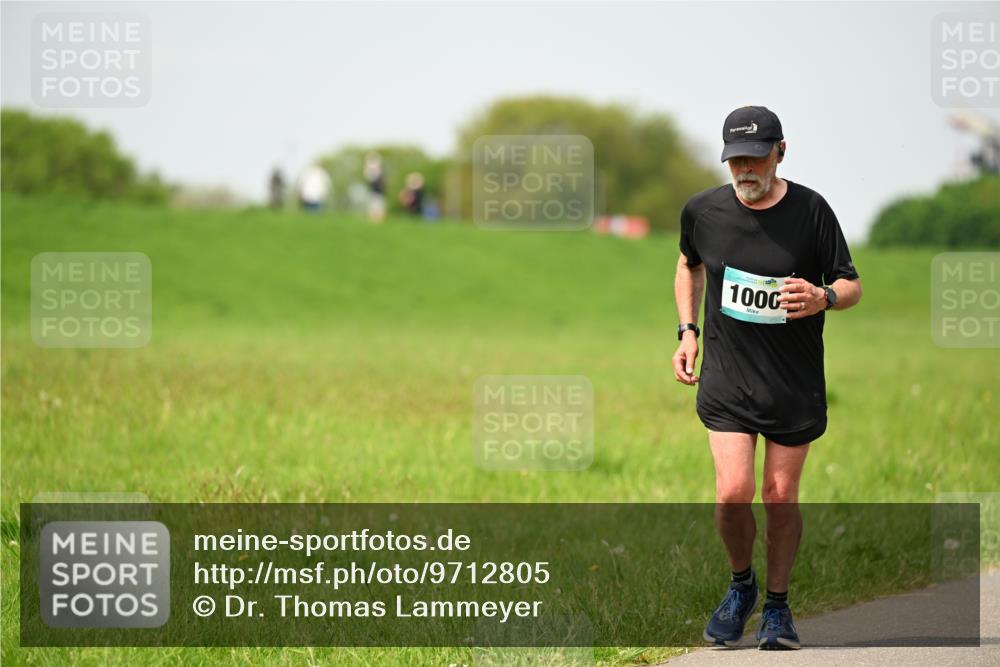 10.05.2026 - 8. Wedeler Halbmarathon Dr. Thomas Lammeyer http://msf.ph/oto/9712805 10.05.2026 12:10:08 Laufen 100 meine-sportfotos.de