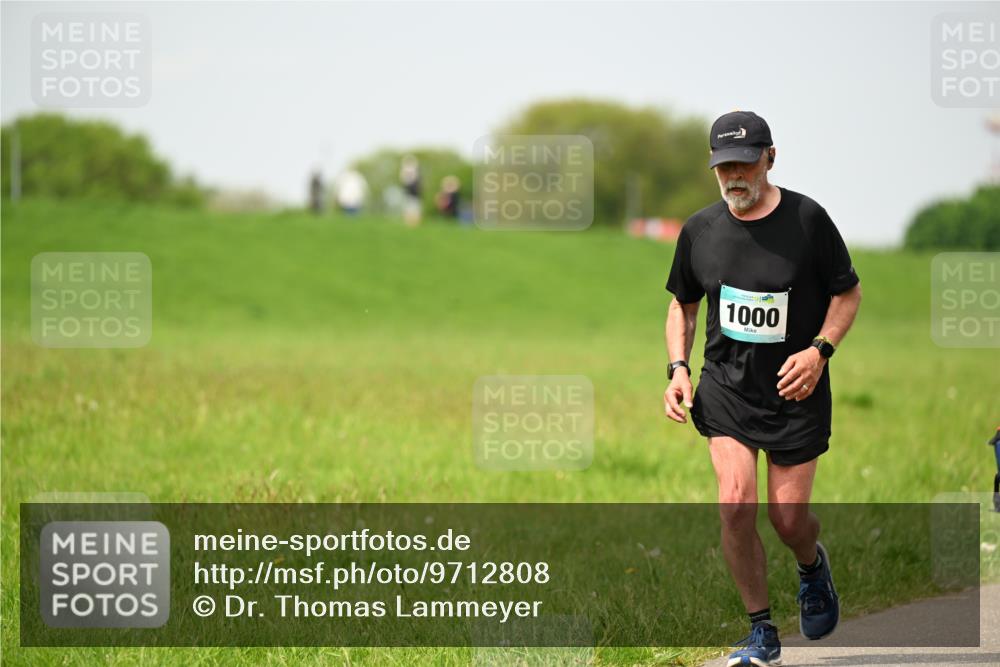 10.05.2026 - 8. Wedeler Halbmarathon Dr. Thomas Lammeyer http://msf.ph/oto/9712808 10.05.2026 12:10:08 Laufen 1000 meine-sportfotos.de