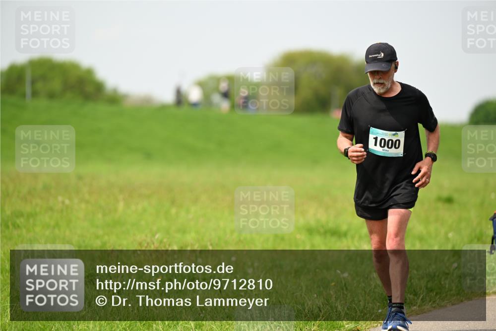 10.05.2026 - 8. Wedeler Halbmarathon Dr. Thomas Lammeyer http://msf.ph/oto/9712810 10.05.2026 12:10:08 Laufen 1000 meine-sportfotos.de
