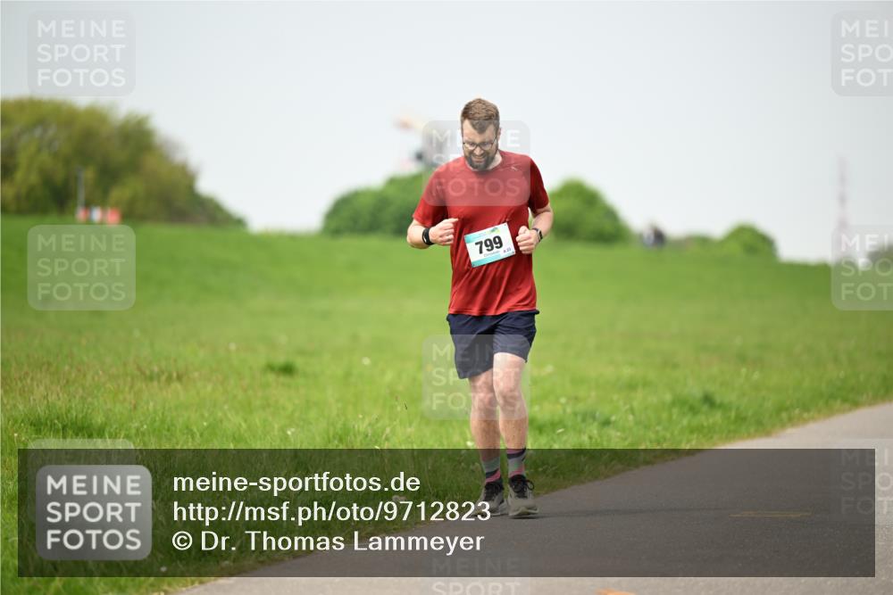 10.05.2026 - 8. Wedeler Halbmarathon Dr. Thomas Lammeyer http://msf.ph/oto/9712823 10.05.2026 12:10:31 Laufen 799 meine-sportfotos.de