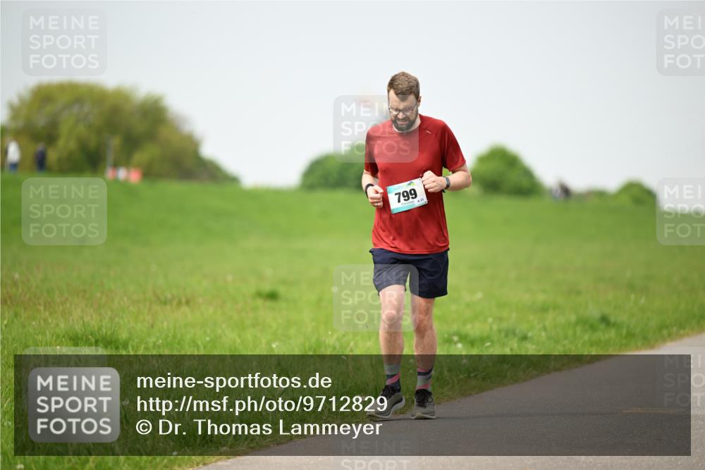 10.05.2026 - 8. Wedeler Halbmarathon Dr. Thomas Lammeyer http://msf.ph/oto/9712829 10.05.2026 12:10:31 Laufen 799 meine-sportfotos.de