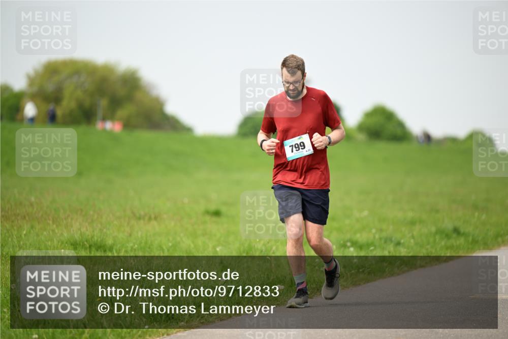 10.05.2026 - 8. Wedeler Halbmarathon Dr. Thomas Lammeyer http://msf.ph/oto/9712833 10.05.2026 12:10:31 Laufen 799 meine-sportfotos.de