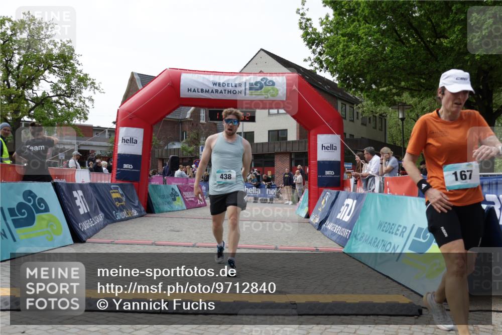 10.05.2026 - 8. Wedeler Halbmarathon Yannick Fuchs http://msf.ph/oto/9712840 10.05.2026 11:26:50 Ziel 167, 438, 989 meine-sportfotos.de