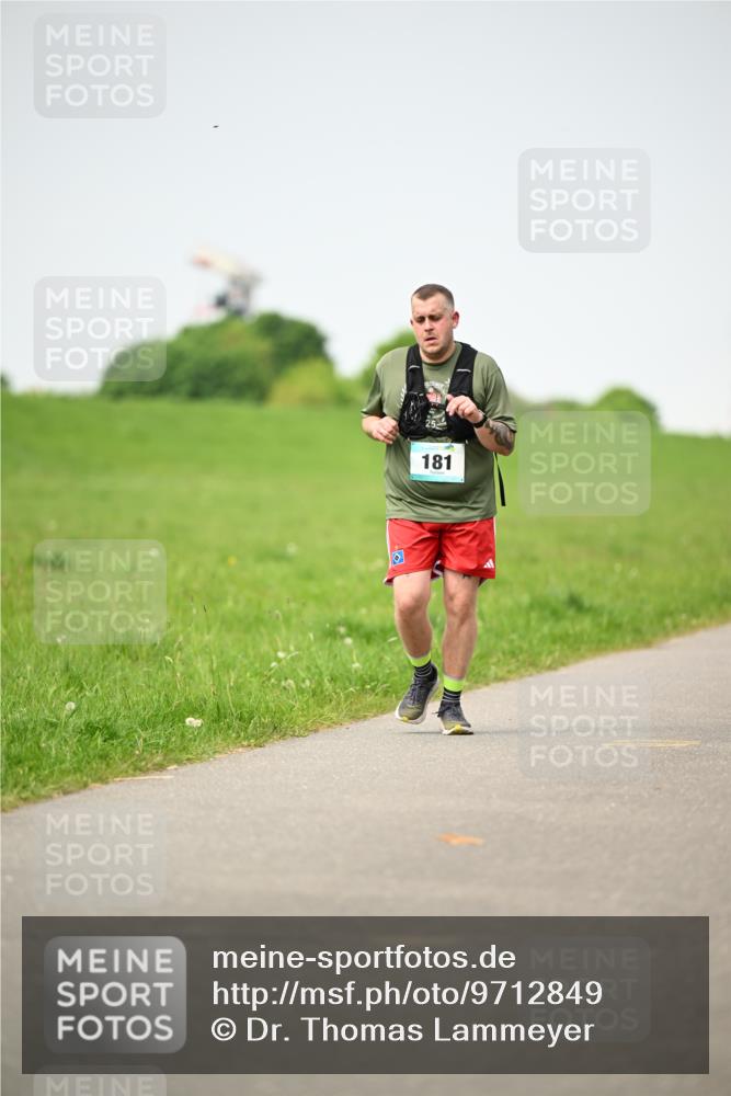 10.05.2026 - 8. Wedeler Halbmarathon Dr. Thomas Lammeyer http://msf.ph/oto/9712849 10.05.2026 12:10:46 Laufen 181 meine-sportfotos.de