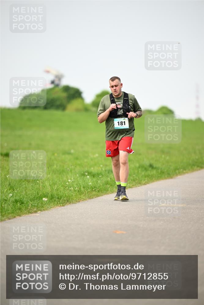 10.05.2026 - 8. Wedeler Halbmarathon Dr. Thomas Lammeyer http://msf.ph/oto/9712855 10.05.2026 12:10:46 Laufen 181 meine-sportfotos.de