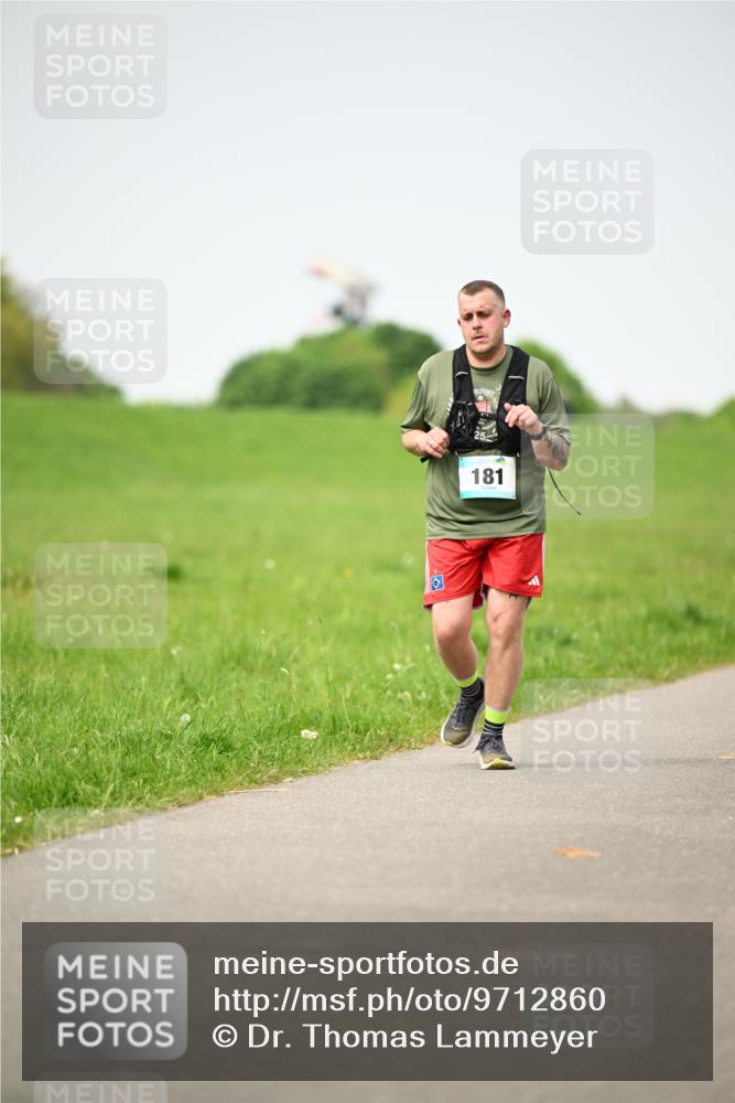 10.05.2026 - 8. Wedeler Halbmarathon Dr. Thomas Lammeyer http://msf.ph/oto/9712860 10.05.2026 12:10:47 Laufen 181 meine-sportfotos.de