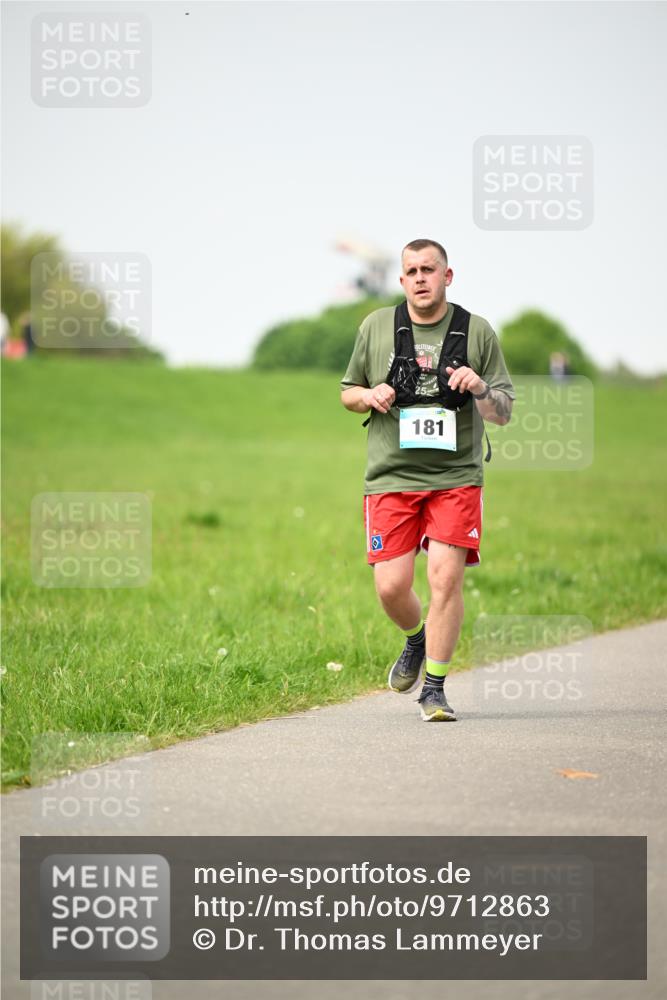 10.05.2026 - 8. Wedeler Halbmarathon Dr. Thomas Lammeyer http://msf.ph/oto/9712863 10.05.2026 12:10:48 Laufen 181 meine-sportfotos.de