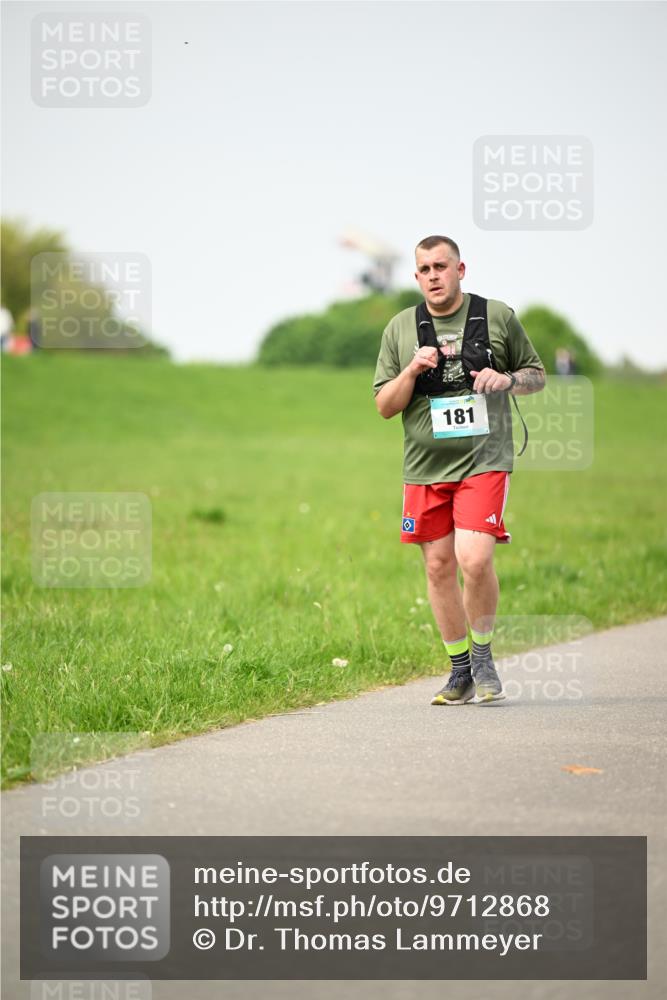 10.05.2026 - 8. Wedeler Halbmarathon Dr. Thomas Lammeyer http://msf.ph/oto/9712868 10.05.2026 12:10:47 Laufen 181 meine-sportfotos.de