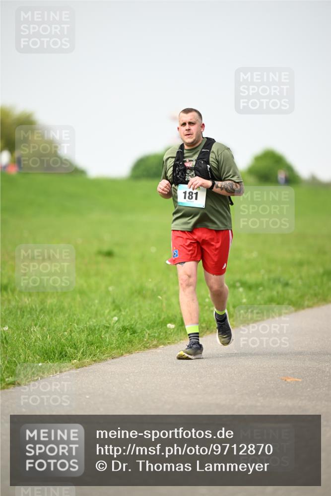 10.05.2026 - 8. Wedeler Halbmarathon Dr. Thomas Lammeyer http://msf.ph/oto/9712870 10.05.2026 12:10:48 Laufen 181 meine-sportfotos.de