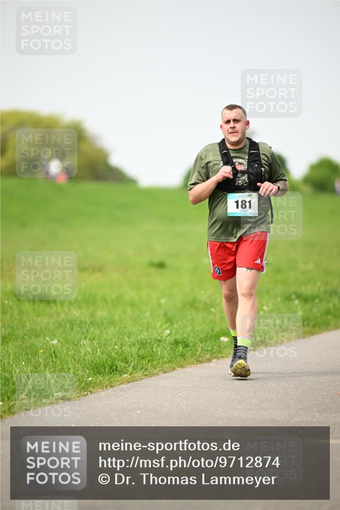 10.05.2026 - 8. Wedeler Halbmarathon Dr. Thomas Lammeyer http://msf.ph/oto/9712874 10.05.2026 12:10:48 Laufen 181 meine-sportfotos.de