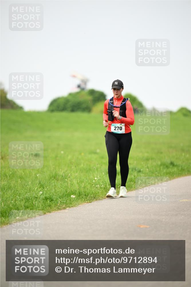 10.05.2026 - 8. Wedeler Halbmarathon Dr. Thomas Lammeyer http://msf.ph/oto/9712894 10.05.2026 12:10:54 Laufen 270 meine-sportfotos.de