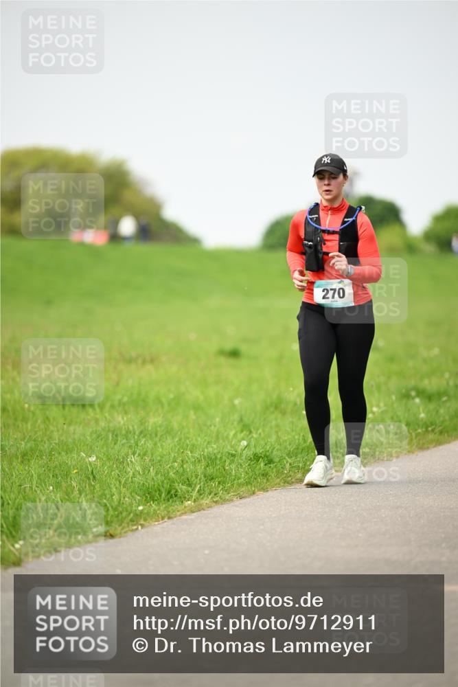 10.05.2026 - 8. Wedeler Halbmarathon Dr. Thomas Lammeyer http://msf.ph/oto/9712911 10.05.2026 12:10:55 Laufen 270 meine-sportfotos.de