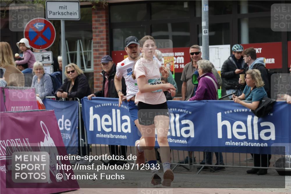 10.05.2026 - 8. Wedeler Halbmarathon Yannick Fuchs http://msf.ph/oto/9712933 10.05.2026 11:27:16 Ziel 230, 2139 meine-sportfotos.de