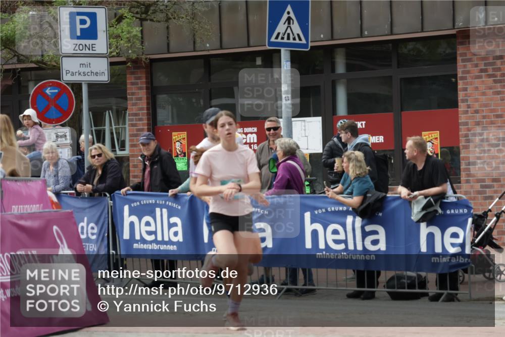 10.05.2026 - 8. Wedeler Halbmarathon Yannick Fuchs http://msf.ph/oto/9712936 10.05.2026 11:27:16 Ziel 230, 2139 meine-sportfotos.de