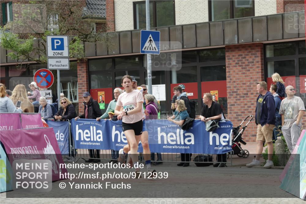 10.05.2026 - 8. Wedeler Halbmarathon Yannick Fuchs http://msf.ph/oto/9712939 10.05.2026 11:27:16 Ziel 230, 2139 meine-sportfotos.de