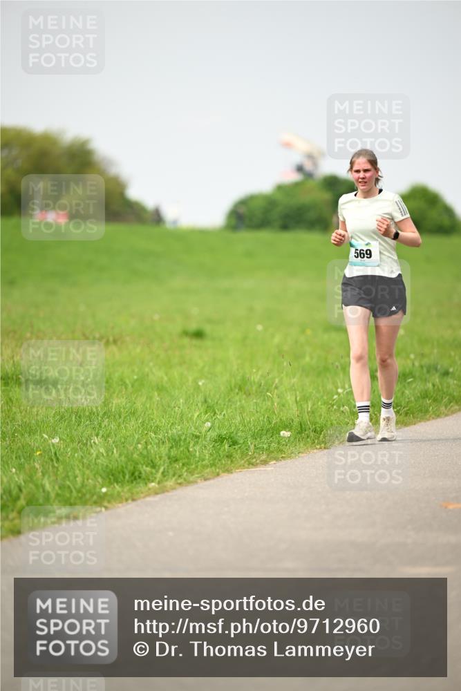 10.05.2026 - 8. Wedeler Halbmarathon Dr. Thomas Lammeyer http://msf.ph/oto/9712960 10.05.2026 12:11:34 Laufen 569 meine-sportfotos.de