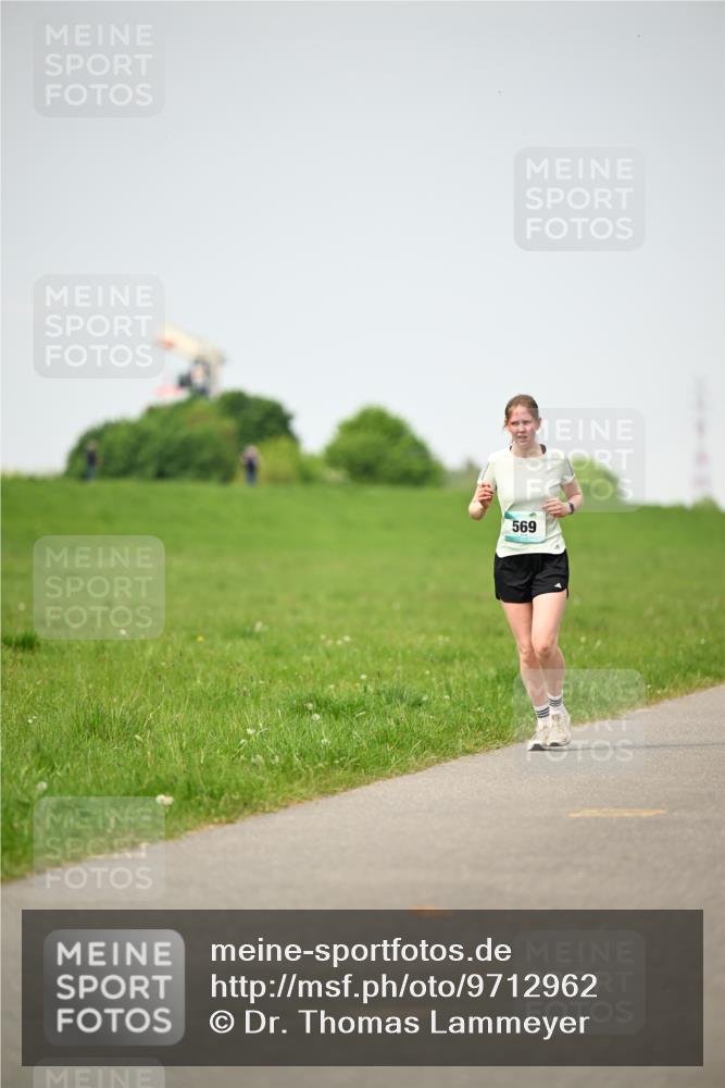 10.05.2026 - 8. Wedeler Halbmarathon Dr. Thomas Lammeyer http://msf.ph/oto/9712962 10.05.2026 12:11:32 Laufen 569 meine-sportfotos.de