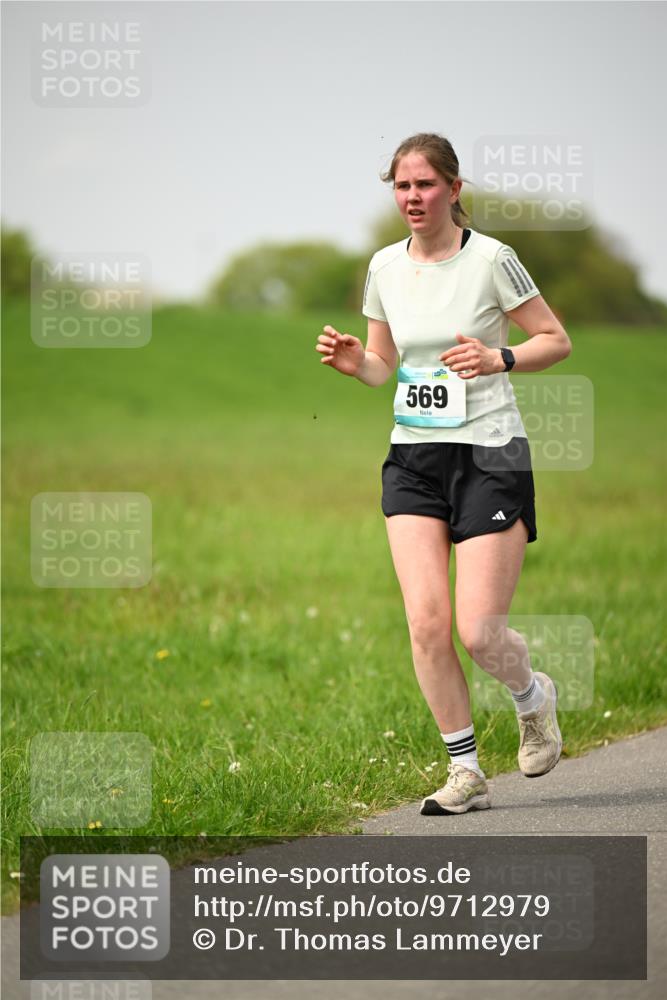 10.05.2026 - 8. Wedeler Halbmarathon Dr. Thomas Lammeyer http://msf.ph/oto/9712979 10.05.2026 12:11:38 Laufen 156, 569 meine-sportfotos.de