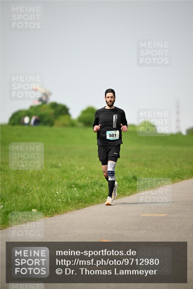 10.05.2026 - 8. Wedeler Halbmarathon Dr. Thomas Lammeyer http://msf.ph/oto/9712980 10.05.2026 12:11:57 Laufen 501 meine-sportfotos.de