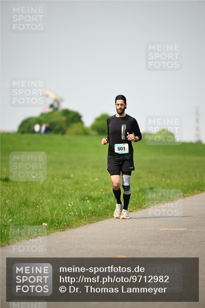 10.05.2026 - 8. Wedeler Halbmarathon Dr. Thomas Lammeyer http://msf.ph/oto/9712982 10.05.2026 12:11:57 Laufen 501 meine-sportfotos.de