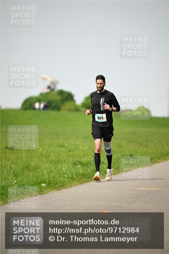 10.05.2026 - 8. Wedeler Halbmarathon Dr. Thomas Lammeyer http://msf.ph/oto/9712984 10.05.2026 12:11:57 Laufen 501 meine-sportfotos.de